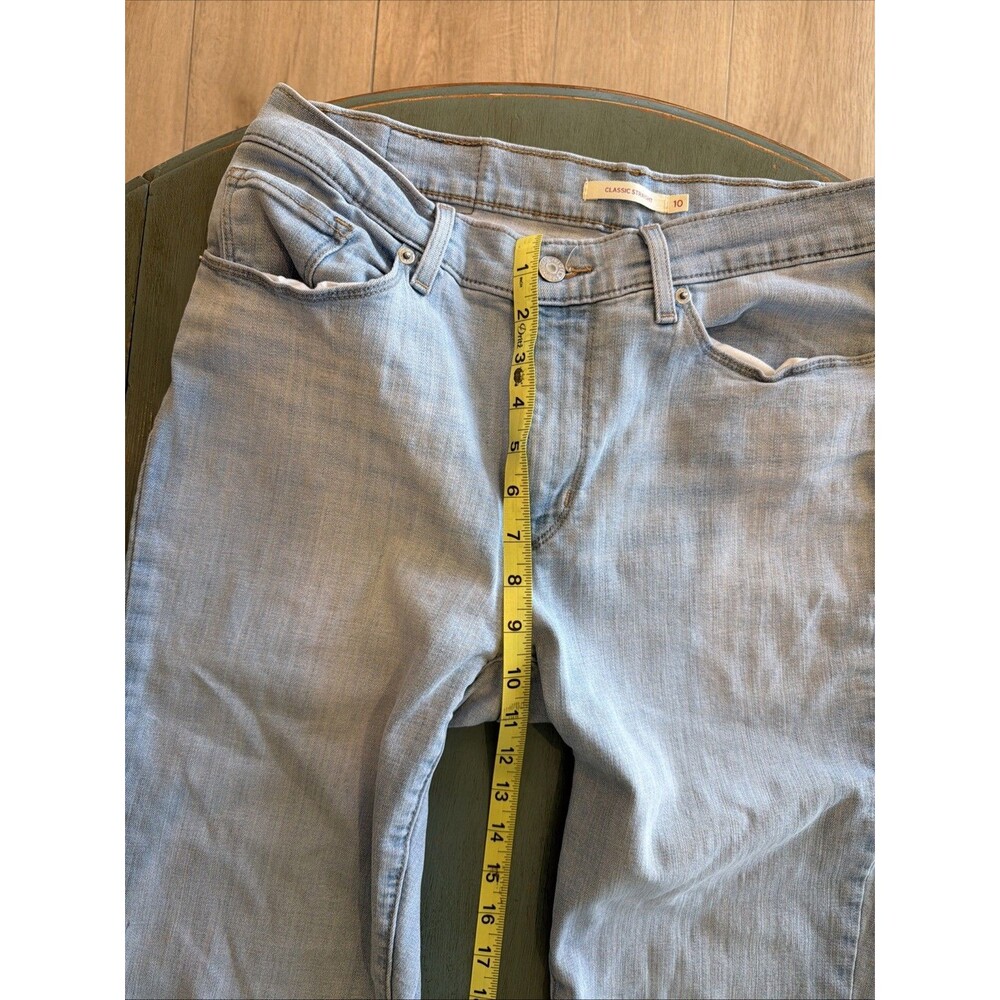 Levi’s Women’s Size 10 Classic Straight Light Wash Jeans W30 L30 - Picture 5 of 11